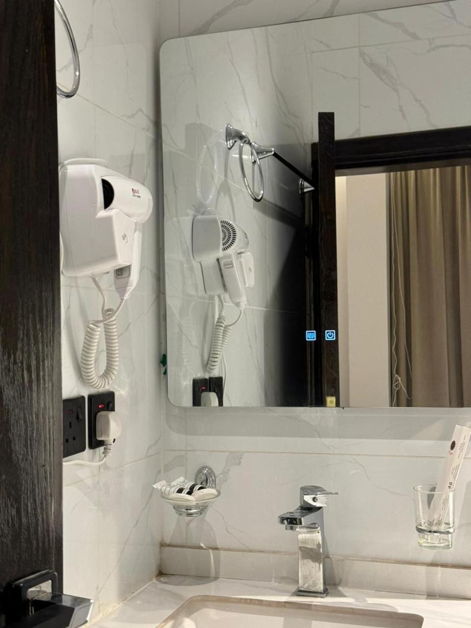 Crown Al-Ula Apartment Bagian luar foto
